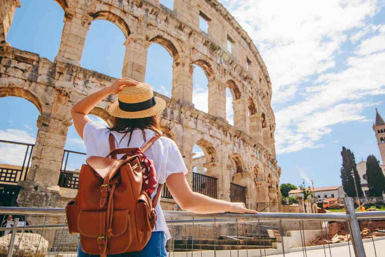 Il Galateo del Turismo 2026: Come Viaggiare nell'Era Post-Massa
