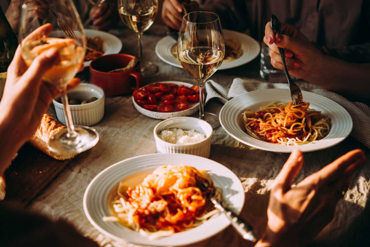 Pranzo domenicale in famiglia: come costruire un menu sano e gustoso