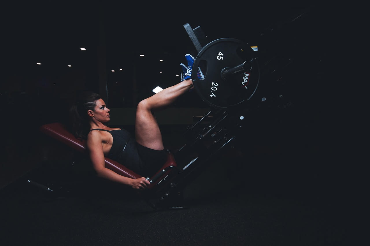 Gambe pesanti: gli esercizi quotidiani per migliorare la circolazione