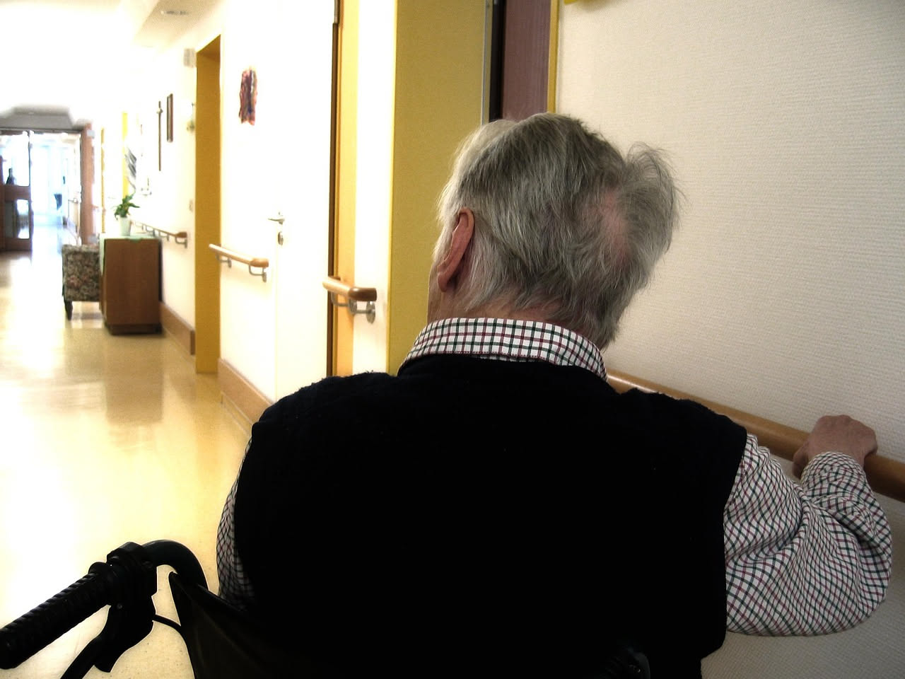 Cadute negli over 65: come l'equilibrio riduce il rischio di fratture