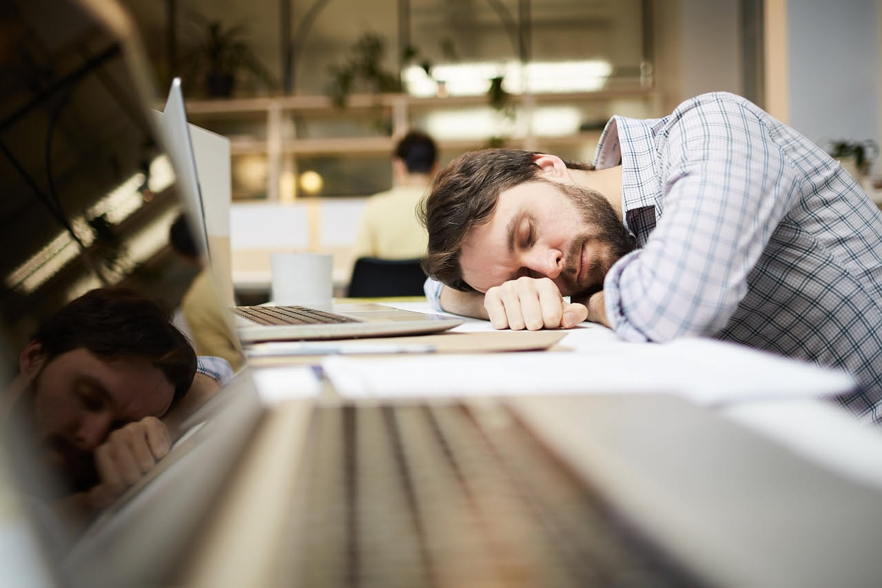 Weekend riposo: perché ti senti più stanco lunedì mattina