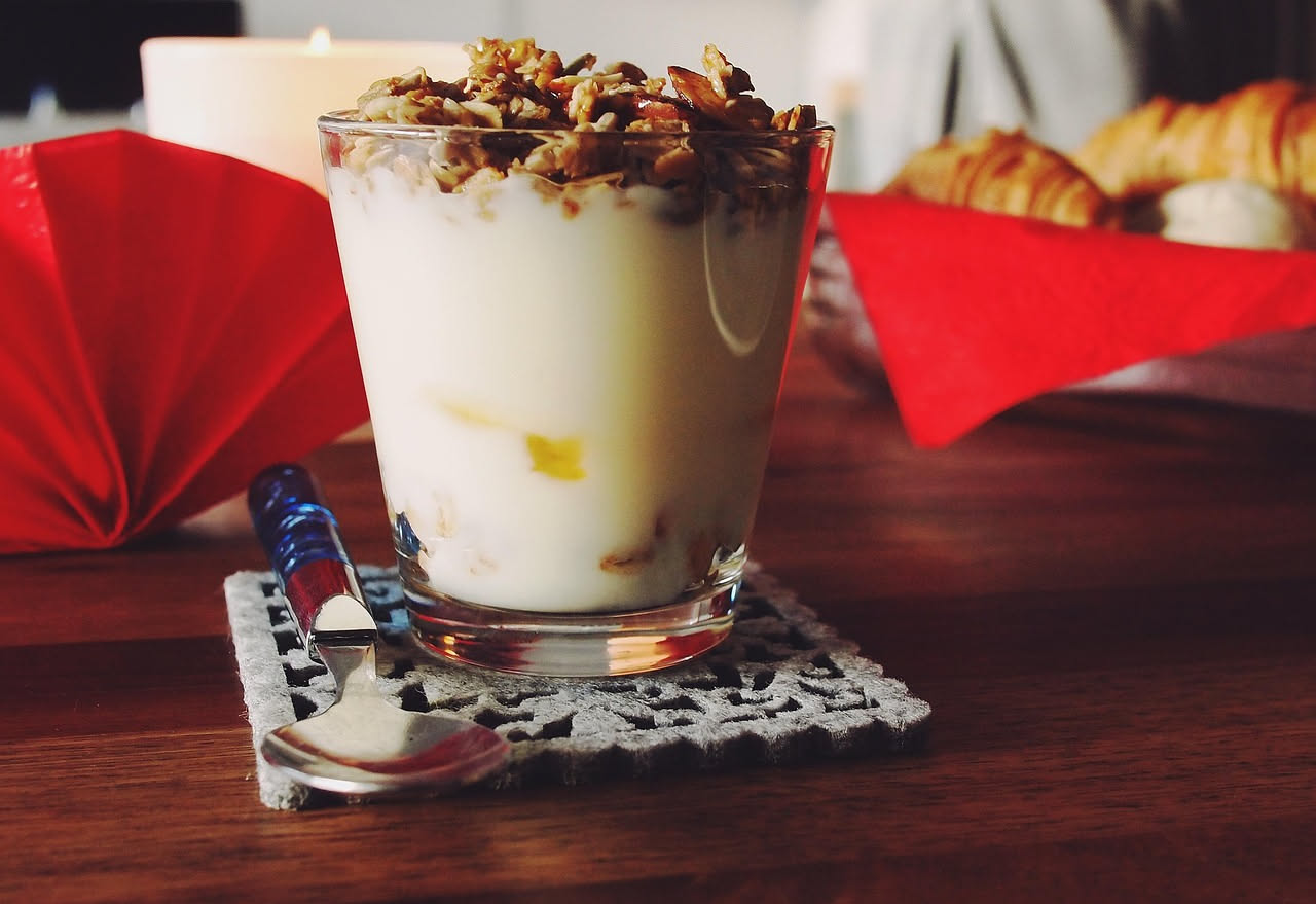 Zuccheri nascosti nello yogurt: come leggere l'etichetta nutrizionale