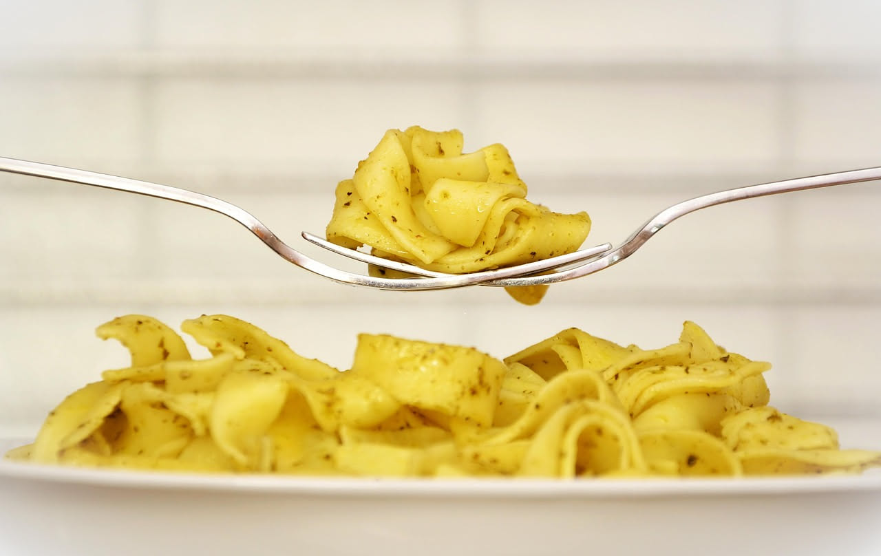 Carboidrati a cena: mangiarne o evitarli davvero cambia il peso