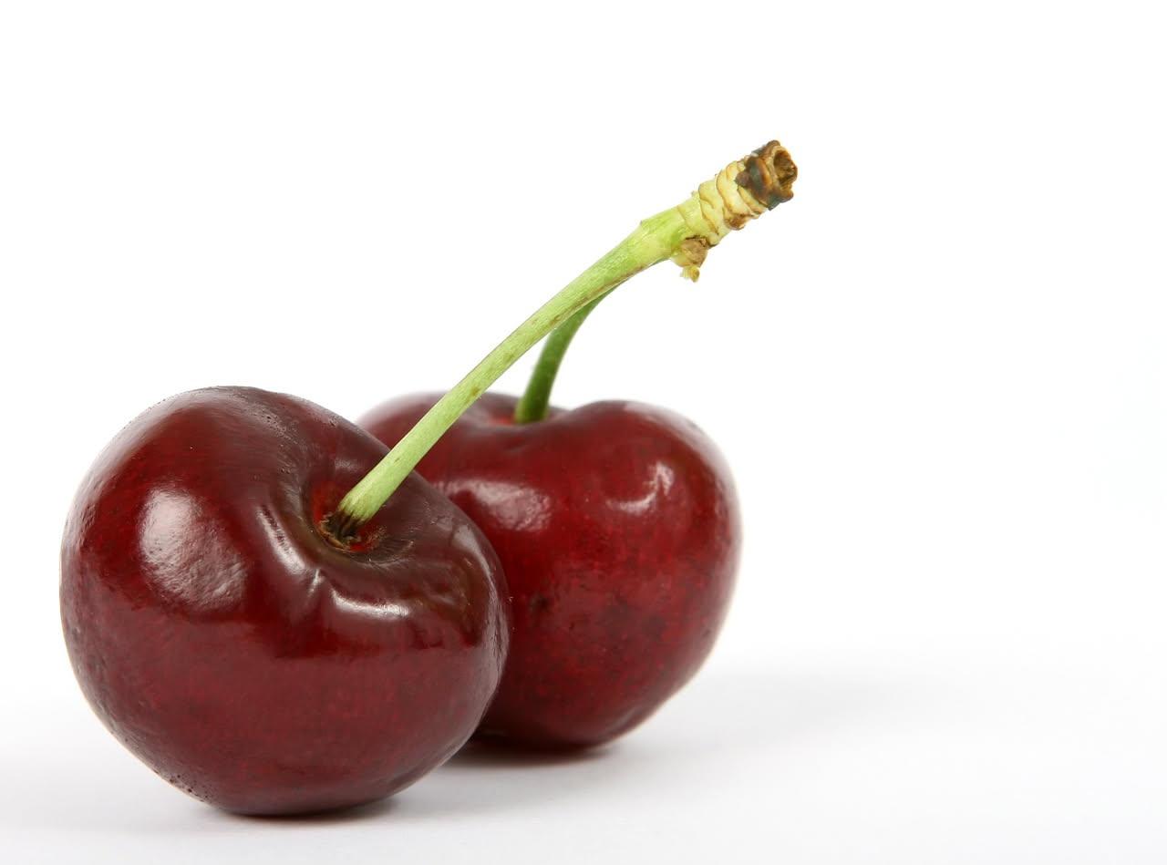 Frutta in estate: meglio le ciliegie o le fragole per la glicemia?