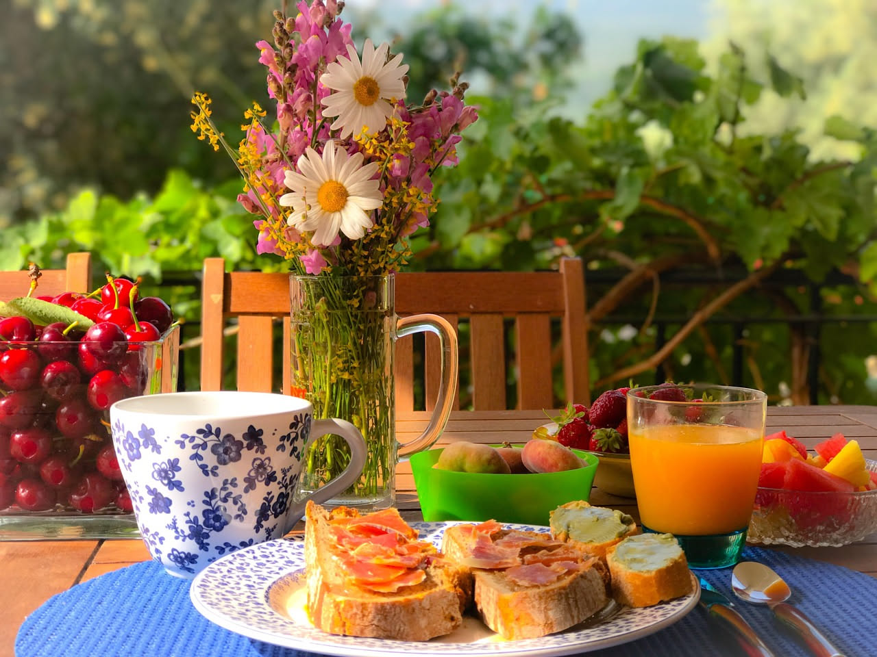 Pressione alta al mattino negli over 70: quali cibi aiutano