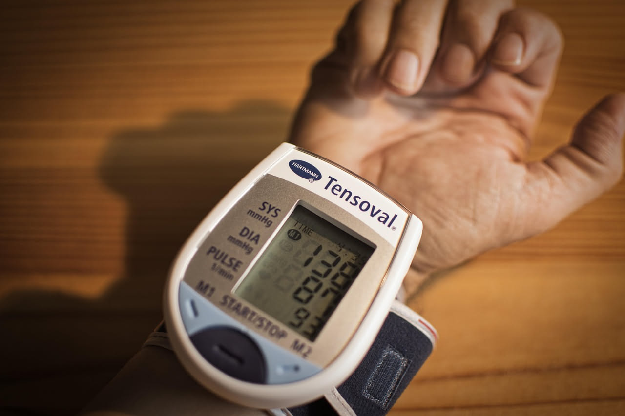 Pressione bassa al pomeriggio: cosa succede al cuore in estate