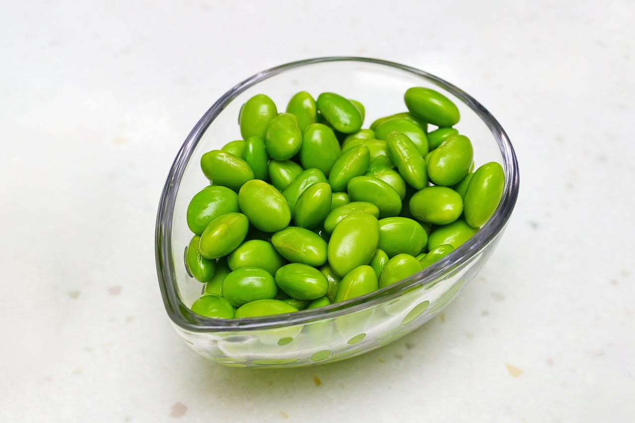 Edamame: proprietà, benefici e come consumarlo correttamente