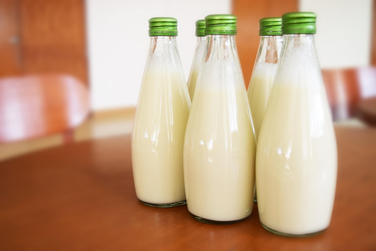 Kefir: proprietà, benefici e come consumarlo quotidianamente