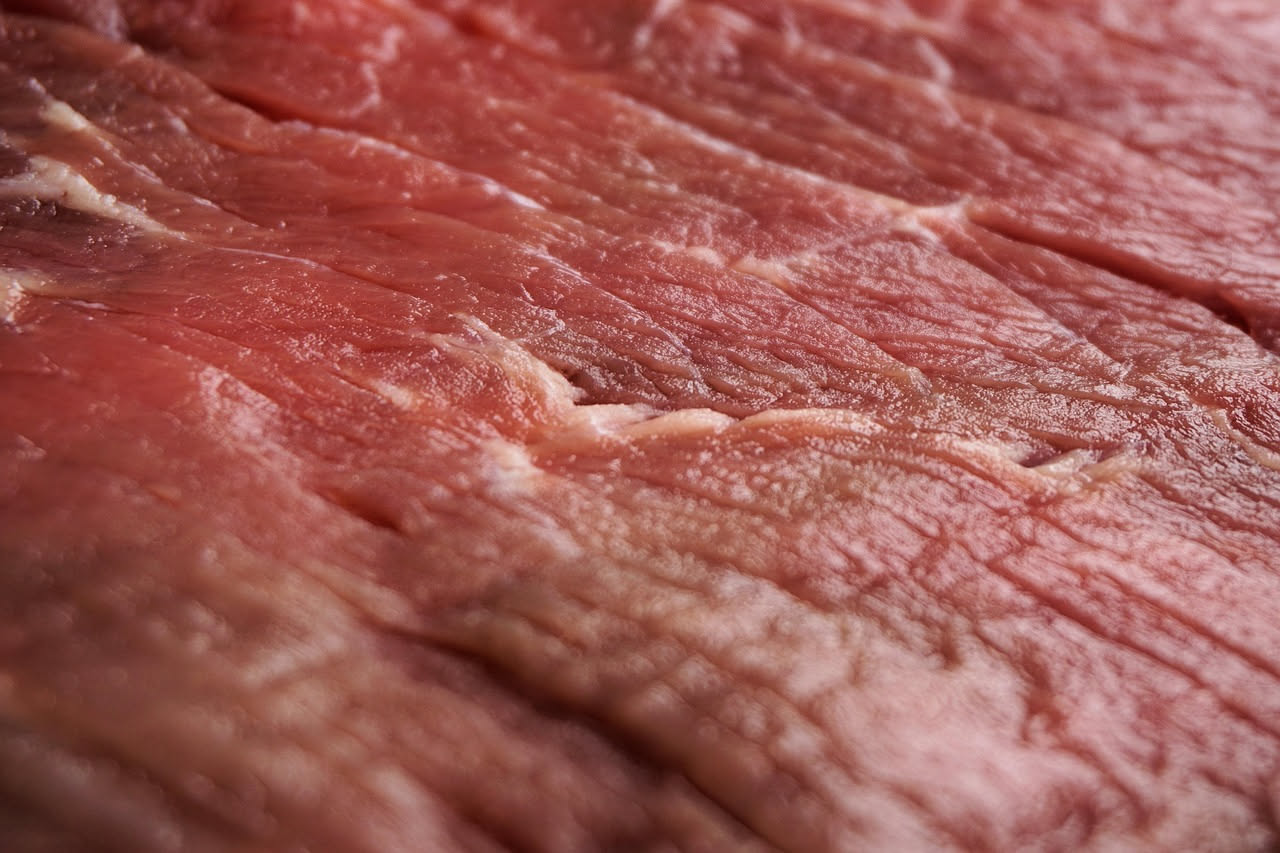 Cosa succede a chi mangia troppa carne rossa d'estate: cosa sapere