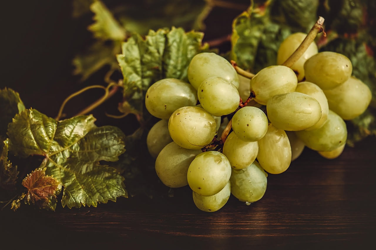 Cosa succede a chi mangia troppa uva con il diabete: attenzione